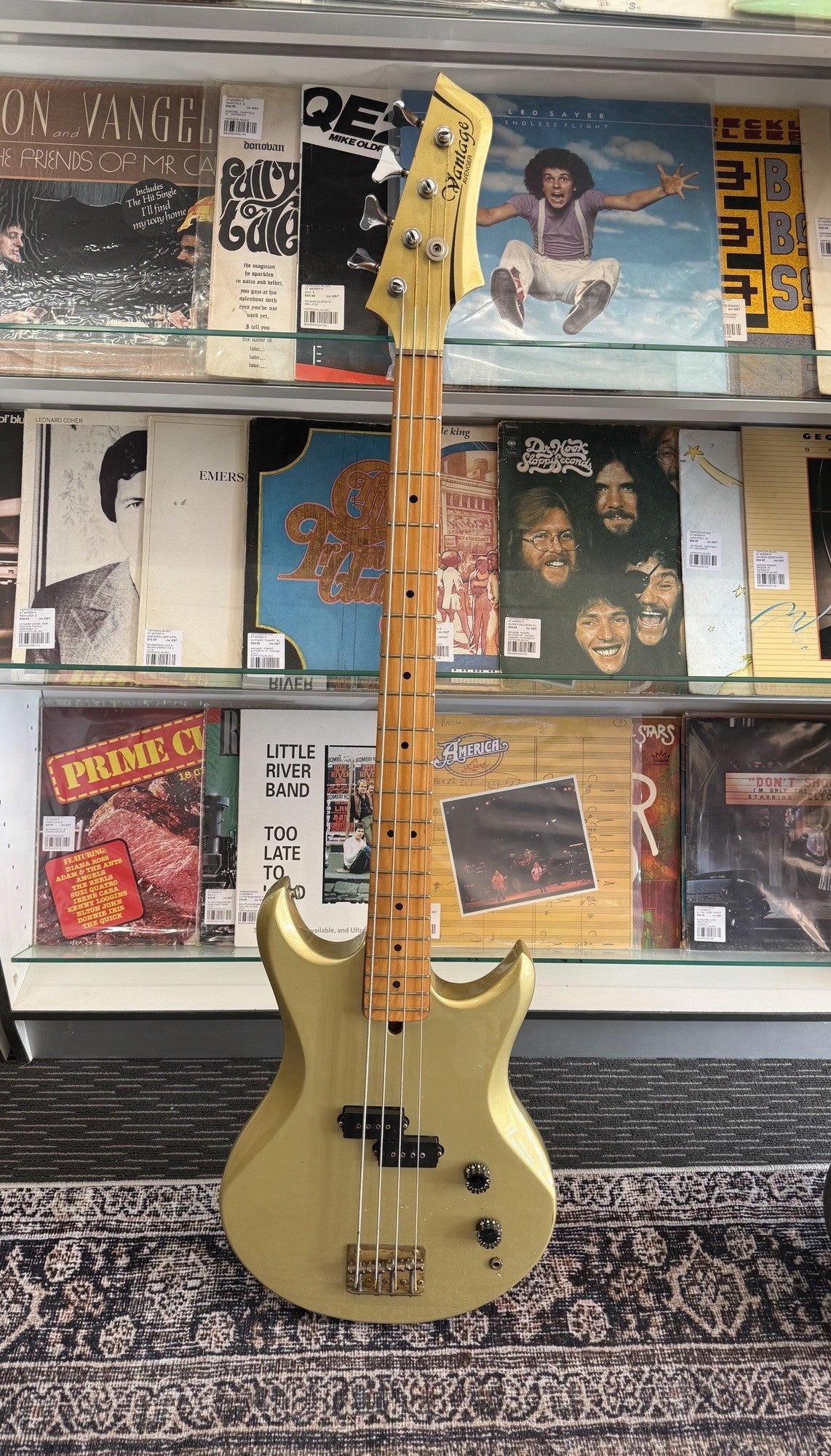 VANTAGE AVENGER BASS - Made in the 1980's JAPAN WITH HARDCASE
