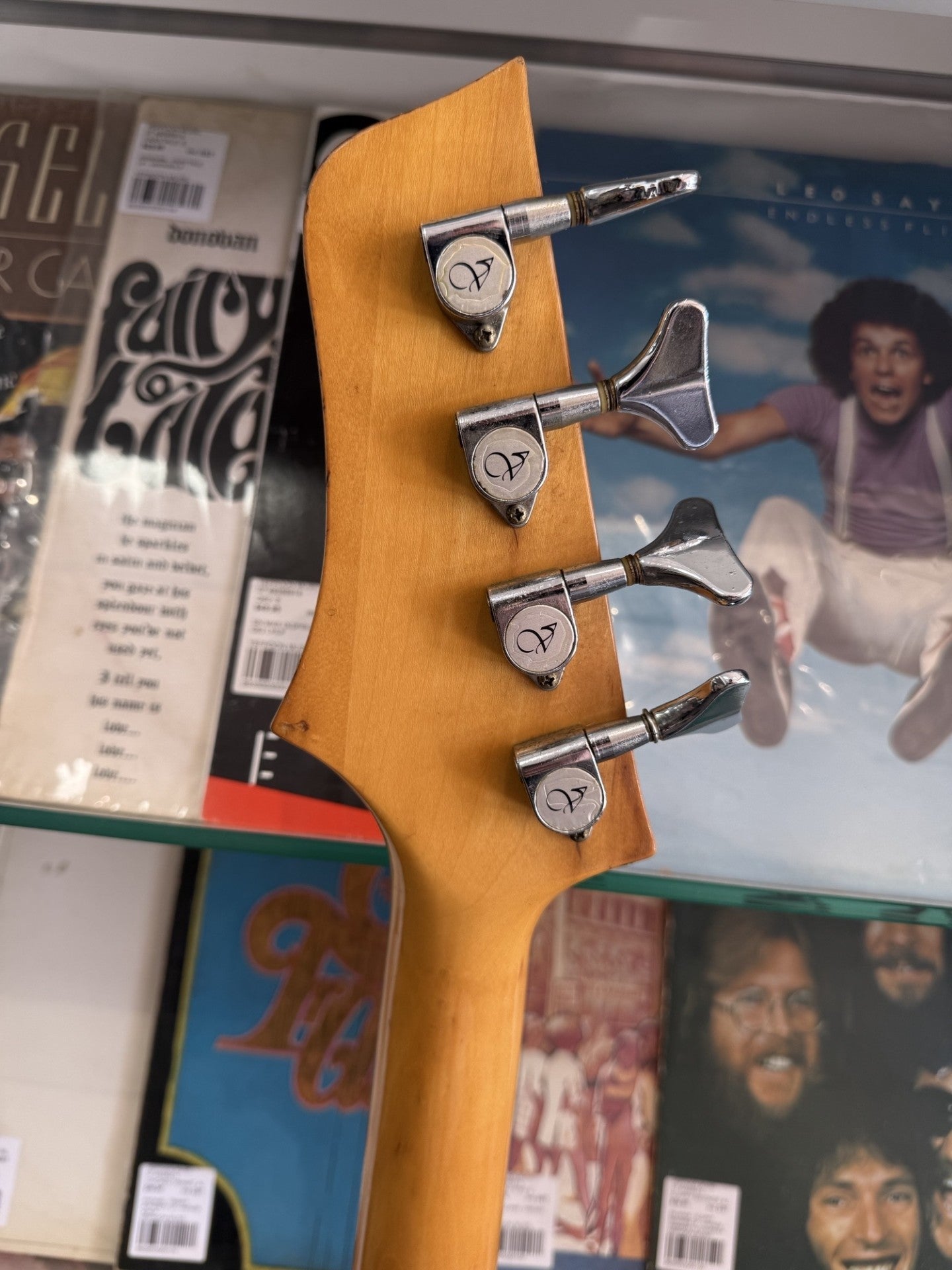 VANTAGE AVENGER BASS - Made in the 1980's JAPAN WITH HARDCASE