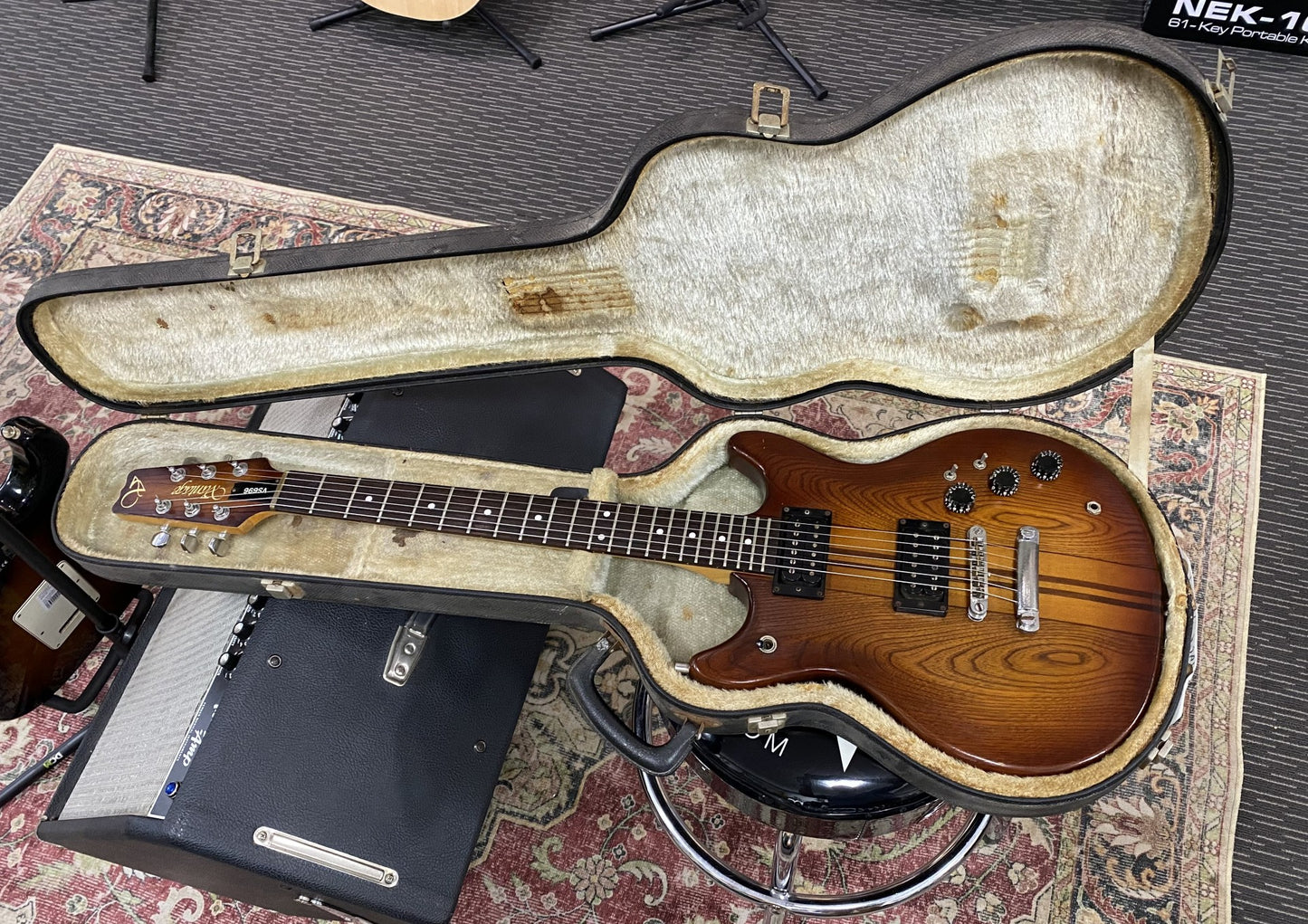 VANTAGE VS696 VINTAGE 1980's ELECTRIC GUITAR WITH CASE